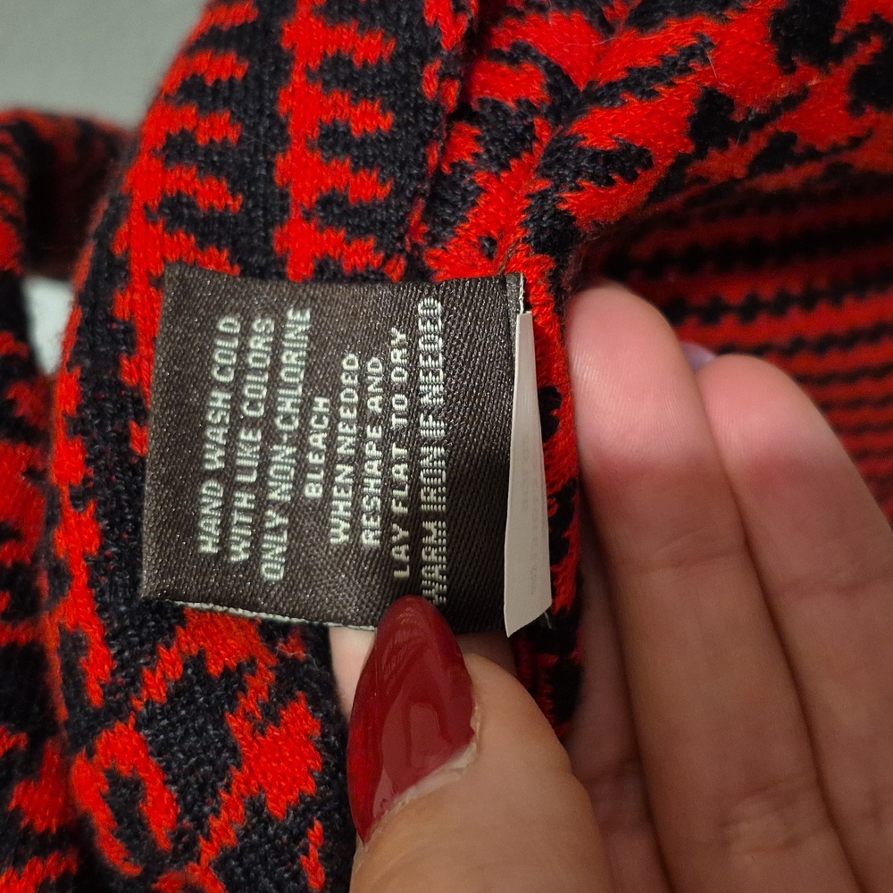 Red and Black Sweater Shrug L/XL - Picture 5 of 7